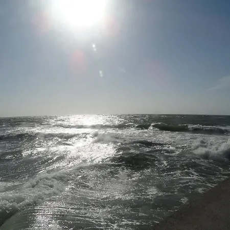 Bursztynowy Ровы